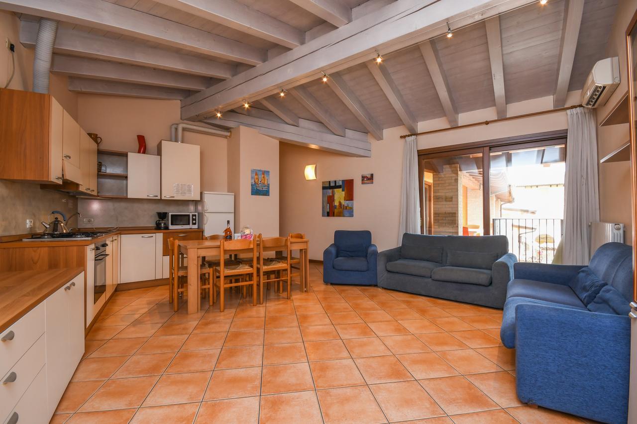 Residence Corte Ferrari -Ciao Vacanze- Moniga del Garda Εξωτερικό φωτογραφία